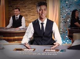 Contoh layar permainan Spadegaming dengan fitur free spin dan pengganda yang dipicu